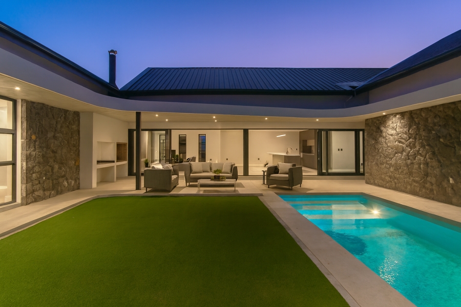 4 Bedroom Property for Sale in Pearl Valley at Val de Vie Western Cape